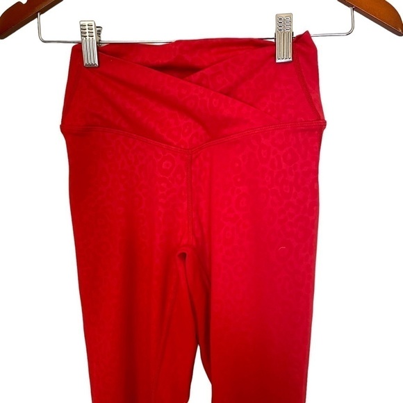 Zyia Active Red Scrunchy What Light N Tight Leggings - Picture 8 of 14